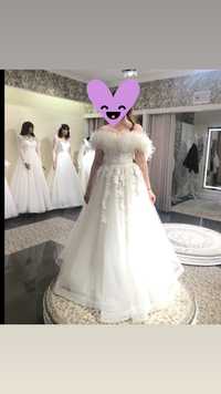 Свадебное Платье,с вышивкой цветами.
