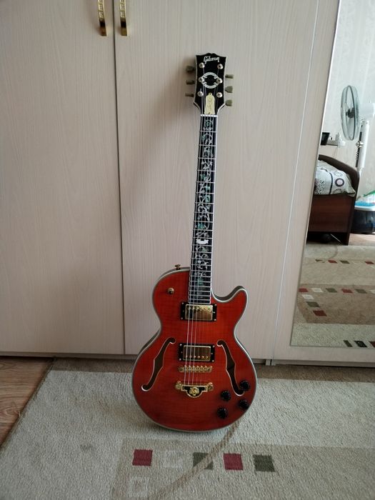 Продам электрогитару