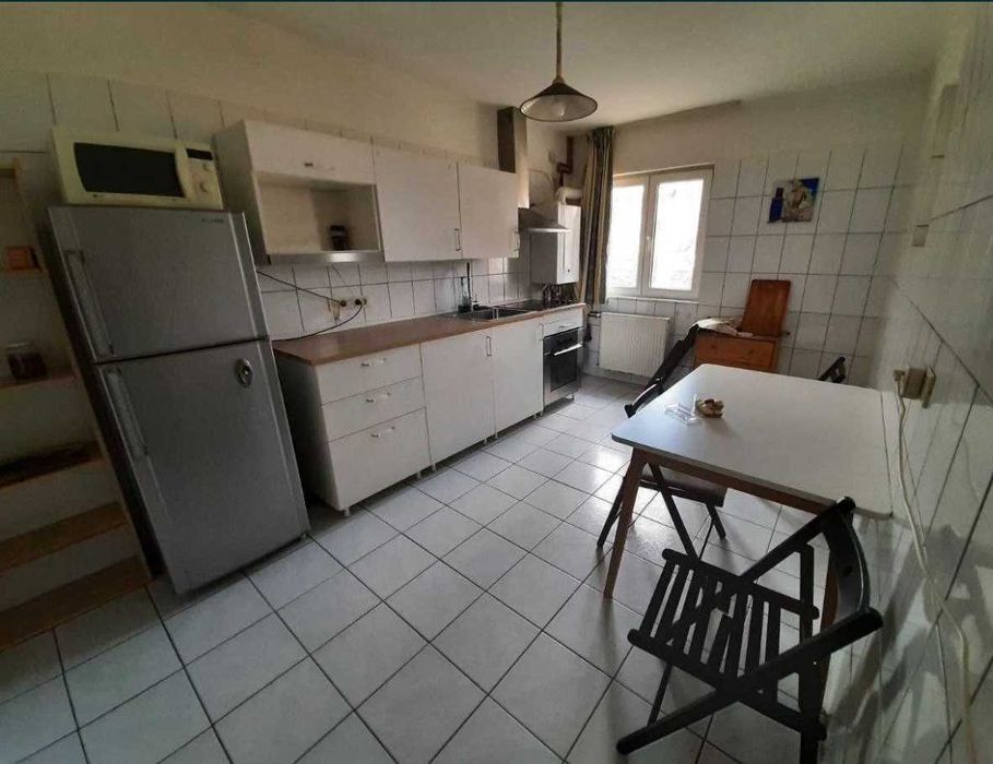 Inchiriez casa 10 camere Prelungirea Ghencea pretabil camin de batrani