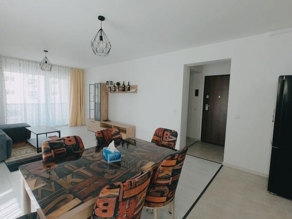 Închirieze apartament cu terasa și vedere la munte