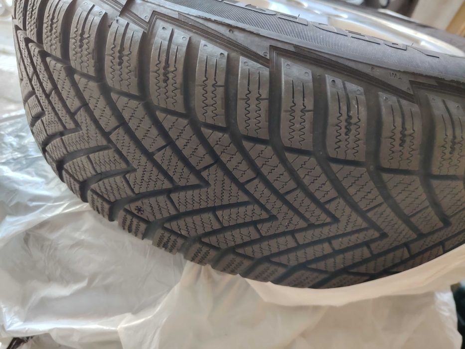 Продавам гуми с джанти в перфектно състояние