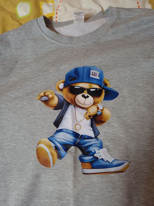 Продавам блузи с дълъг ръкав