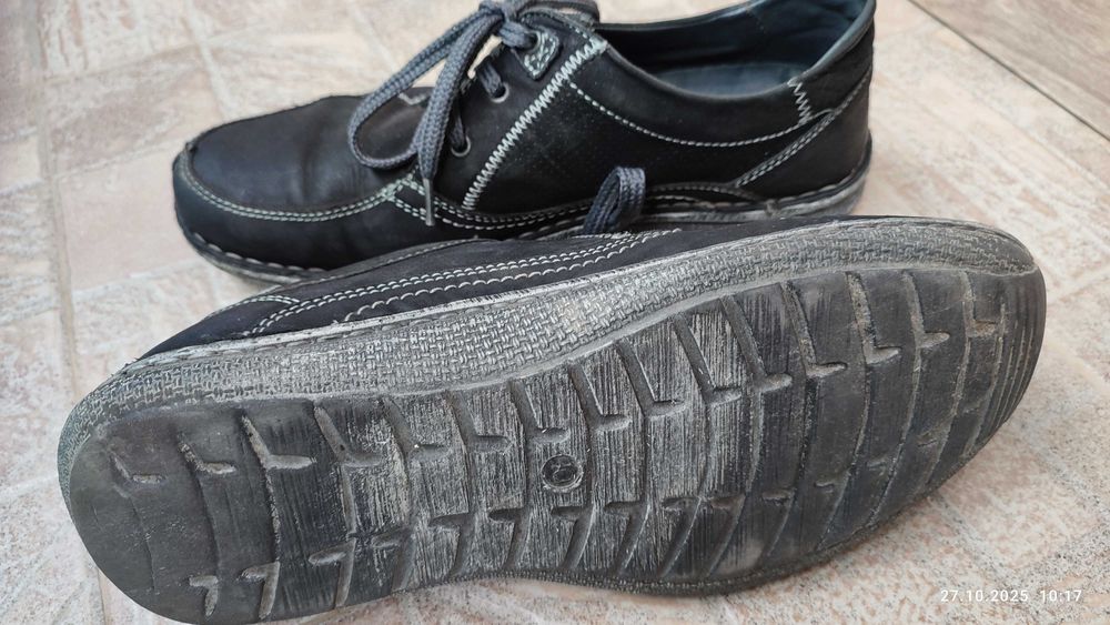 Продавам кожени обувки тип мокасини