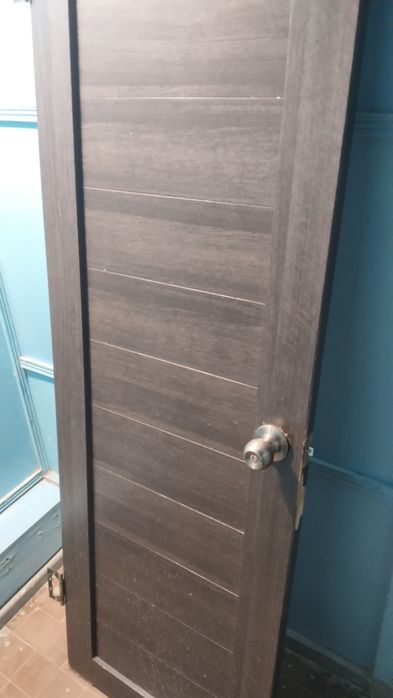 Продам дверь 60см.