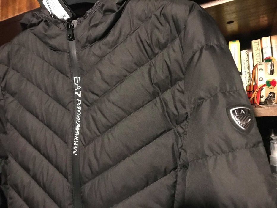 EA7 Emporio Armani Пухено яке