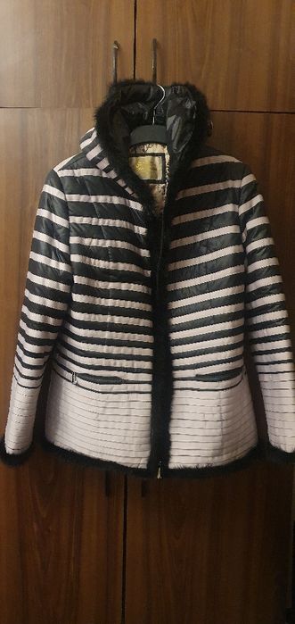 Haina dama eleganta cu guler și margine din blana neagraa