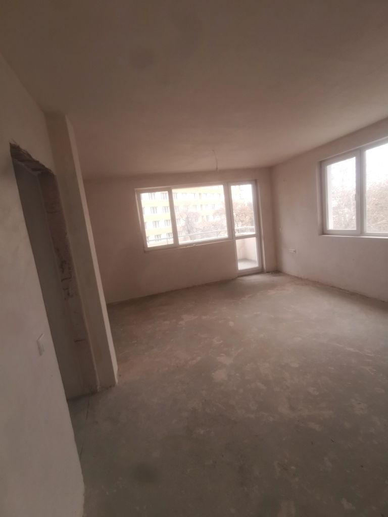 Продава се Тристаен апартамент в Стара Загора, Била - 93 кв.м за 893 €/кв.м - Снимка #1