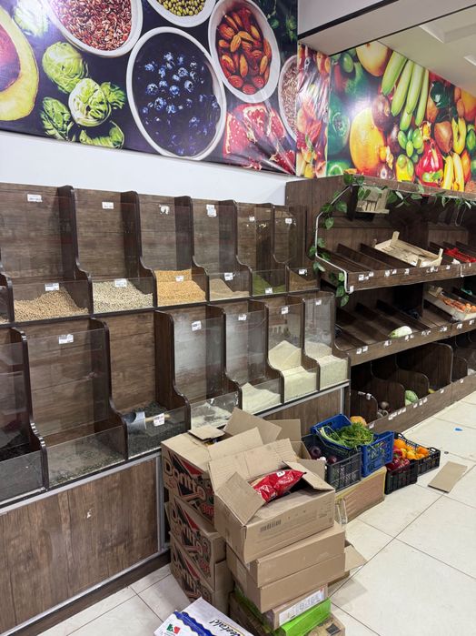 200 kv Oziq ovqat savdo dukoniga muljallangan  vitrena mebellar va tex