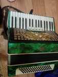 Vând acordeon in stare de acționare
