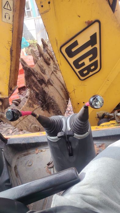 Buldoexcavator JCB 3CX