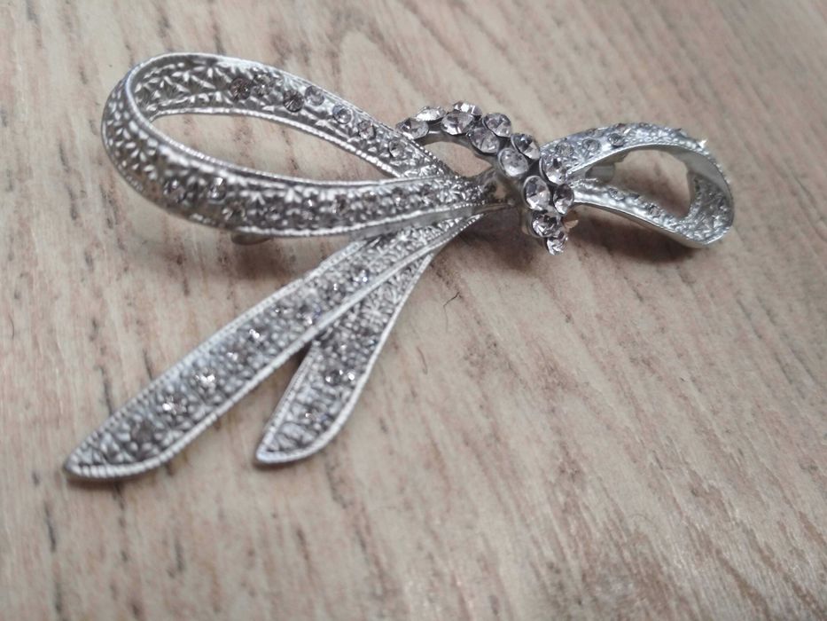 бижу игла брошка украшение за дреха