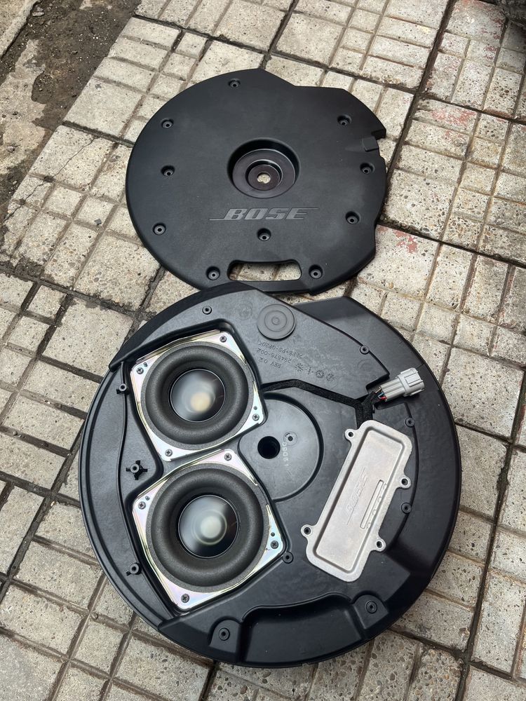 Subwoofer Bose pentru roata de rezerva