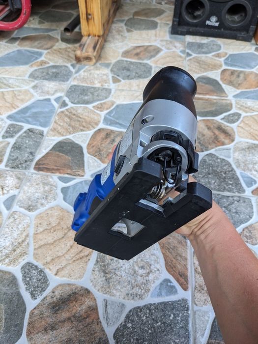 Fierăstrău Pendular Berner 18 V