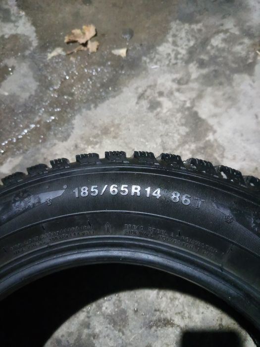 Зимние шины 185/65/14 в отличном состояние