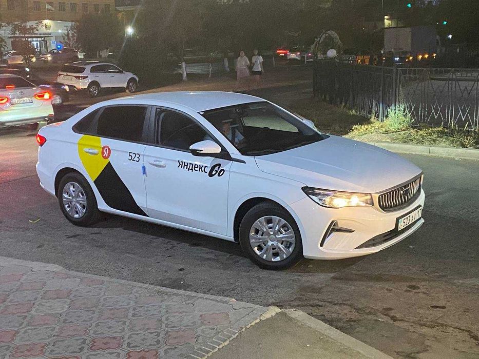 Geely Emgrand 2025 в аренду — АКПП, климат, 50/50