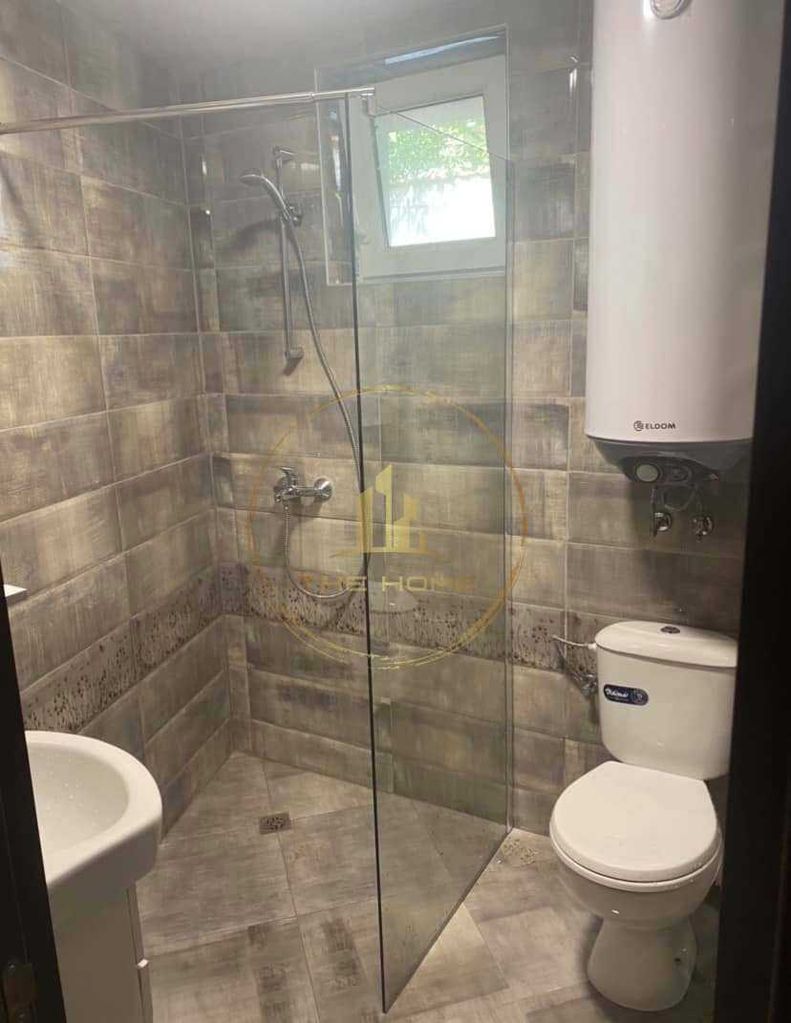 Дава се под наем Тристаен апартамент в Варна, Левски - 80 кв.м за 625 € - Снимка #7