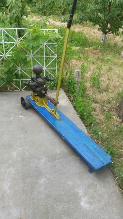 Pompa tras vin, antichitate