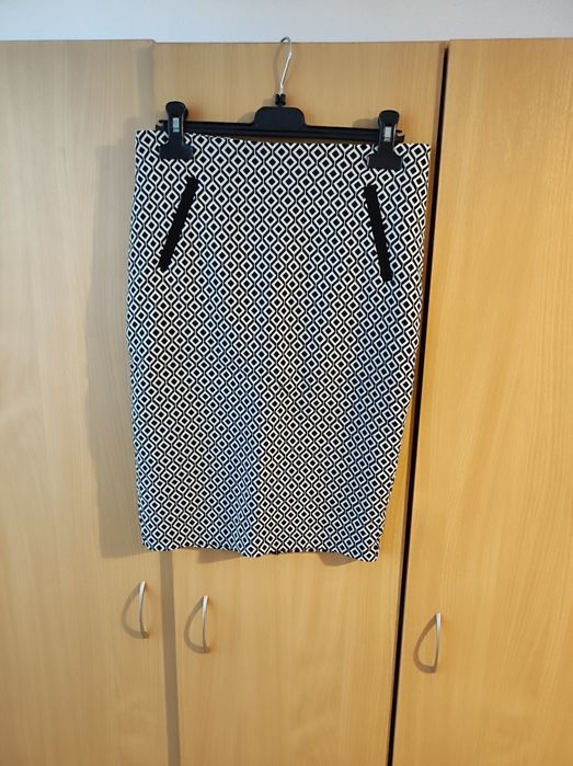 Fustă conică elegantă