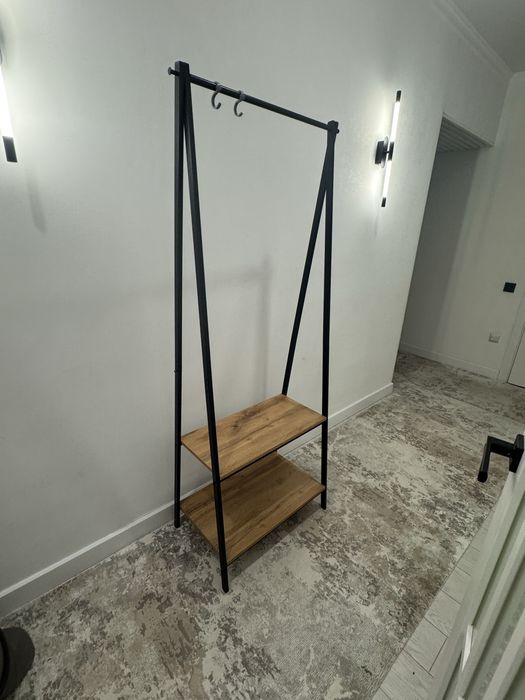 Вешалка состояние нового мало в пользовании.