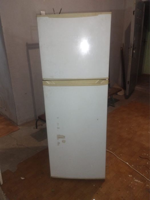 Продам холодильник