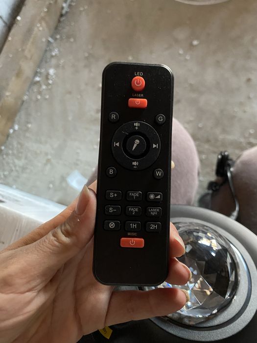 Lampa de veghe cu boxa portabila