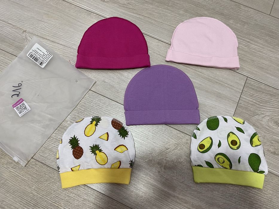 Шапочки на девочку до 3 месяцев