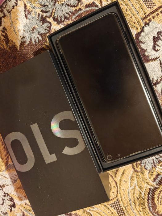 Samsung S10 8/128 gb