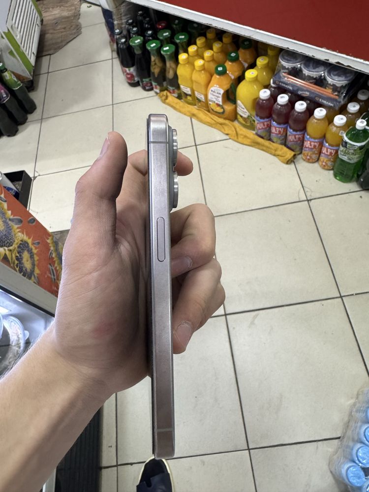 Iphone 15 pro srochna sotiladi