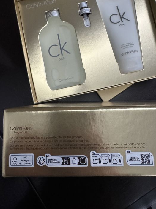 Calvin Klein One unisex SET CADOU 200ml edt + 200ml lotiune, 100% orig