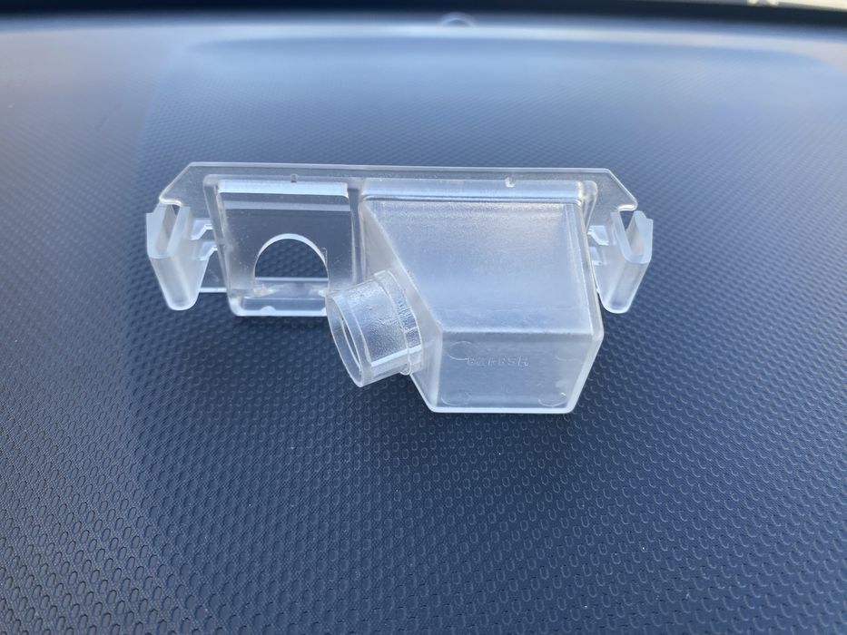 Кронштейн для камеры заднего вида кия рио 11-17 года выпуска