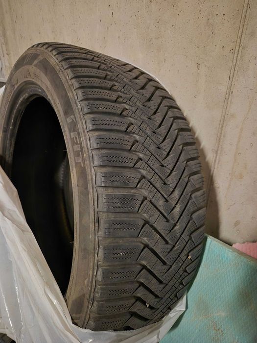 Зимни гуми Laufenn 245/45R18