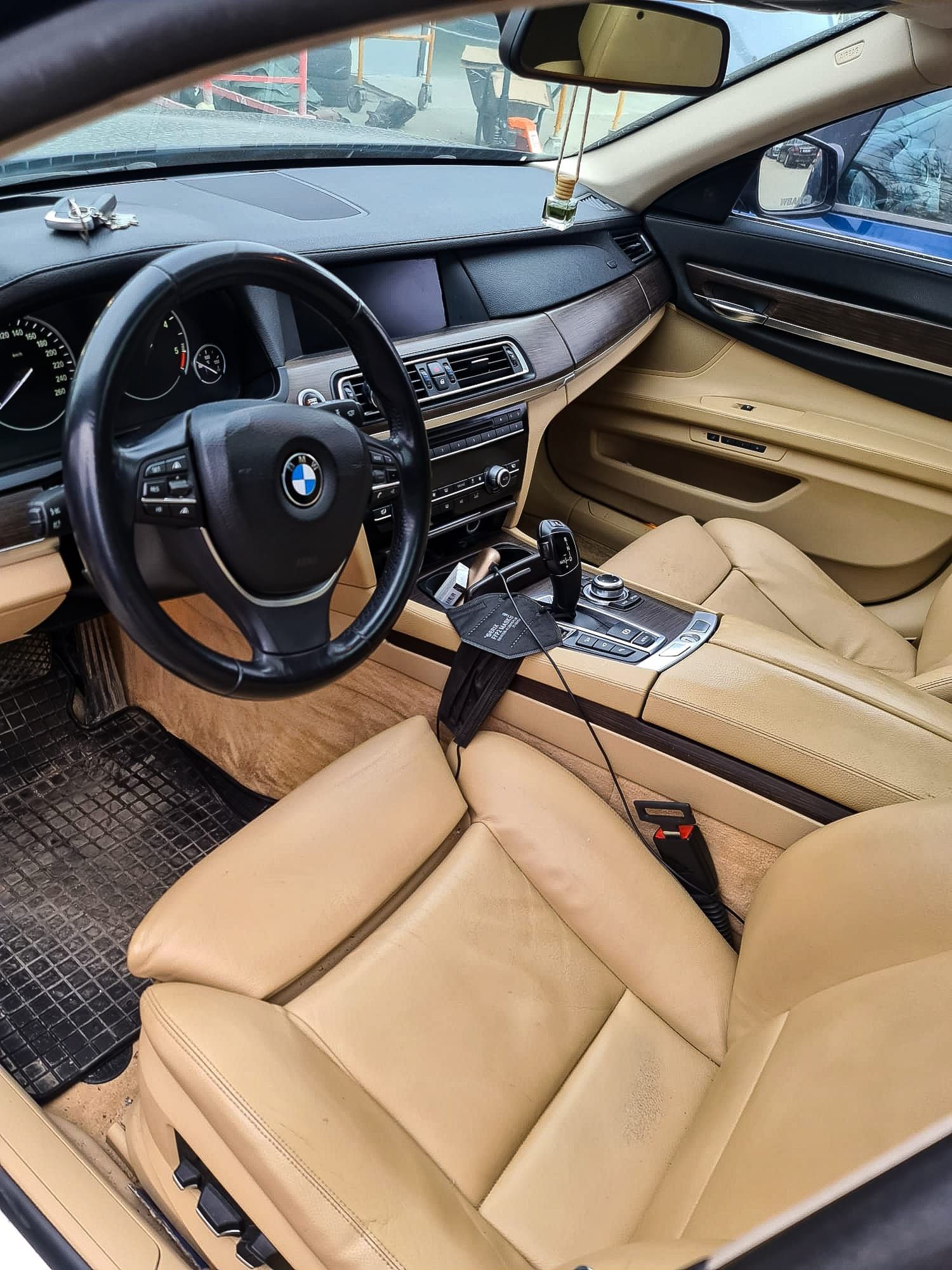 Variante BMW seria 7 xDrive F01 Pachet M Distribuție schimbata