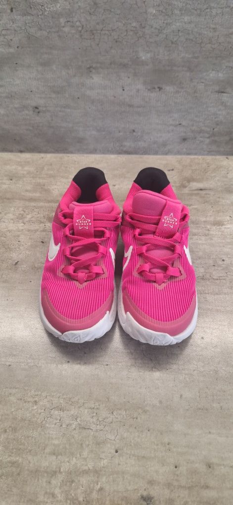 Децки маратонки Nike