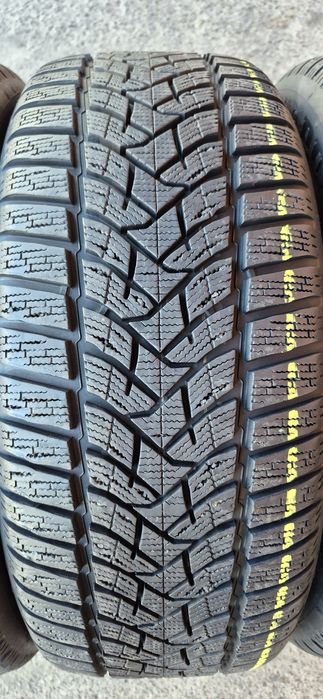 4 anvelope iarna ca si noi Dunlop 235/50/18.Pretul este pe bucata.