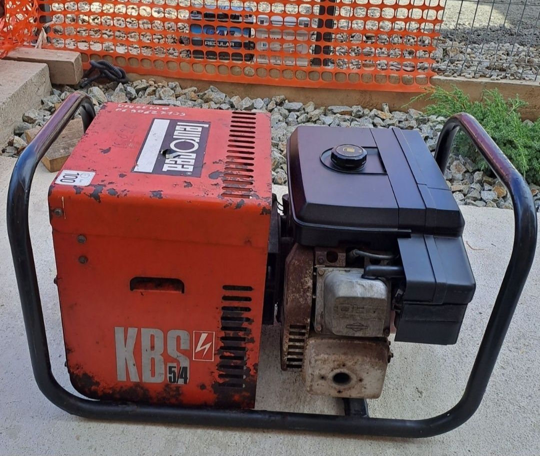 Generator 220/380v 5kw benzină