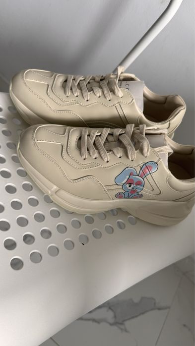 Adidasi Gucci 39