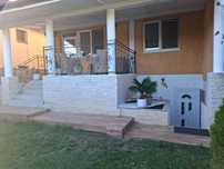 Vând apartament la Casa  5 camere Cetate