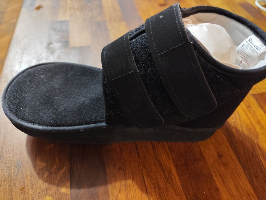 Ортопедична обувка - при контузии и навяхвания, следоперативна