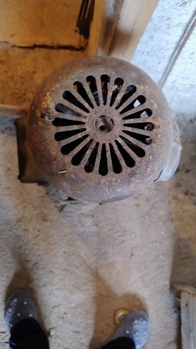 Редуктор с електромотор