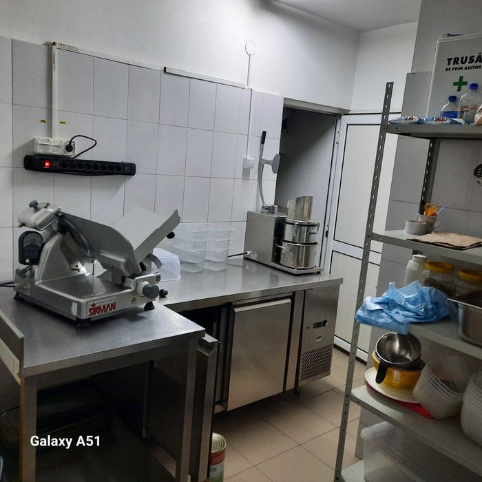 Inchiriez/Vand afacere pizzerie complet echipata