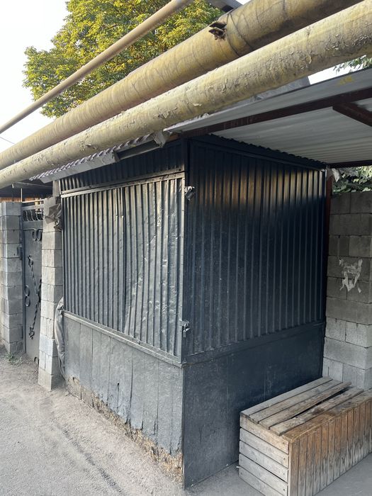 Продам киоск 2.5 на 2.5 дерево.