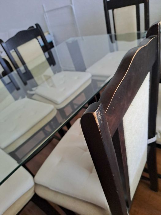 Трапезна стъклена маса с шест стола