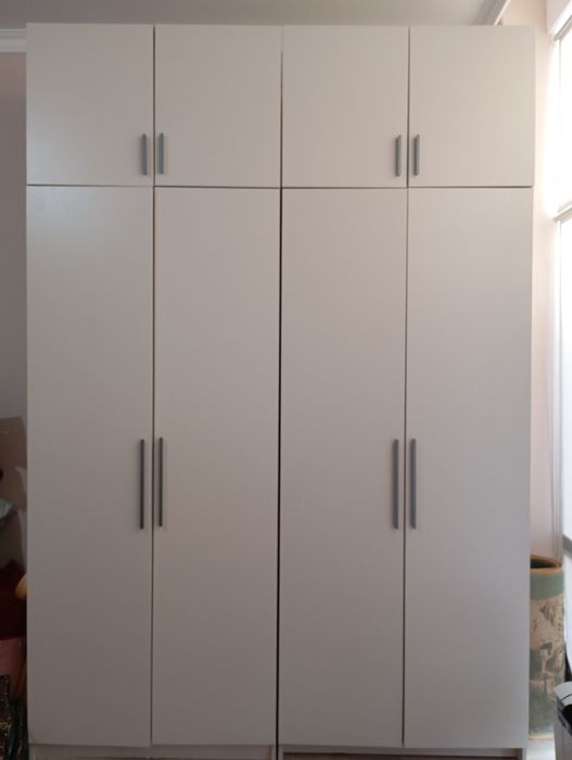 Продам высокий шкаф