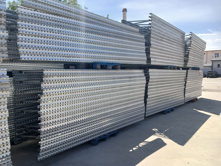 Avem rafturi metalice industriale reglabile de vânzare