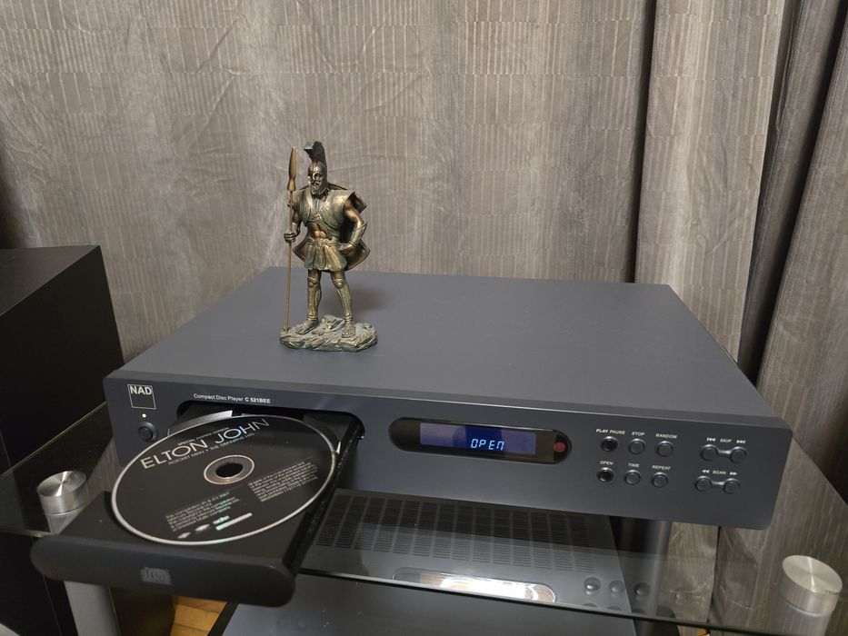 CD Player NAD C521BEE  Sunet de cristal, aparat Hi-Fi adevărat !!!