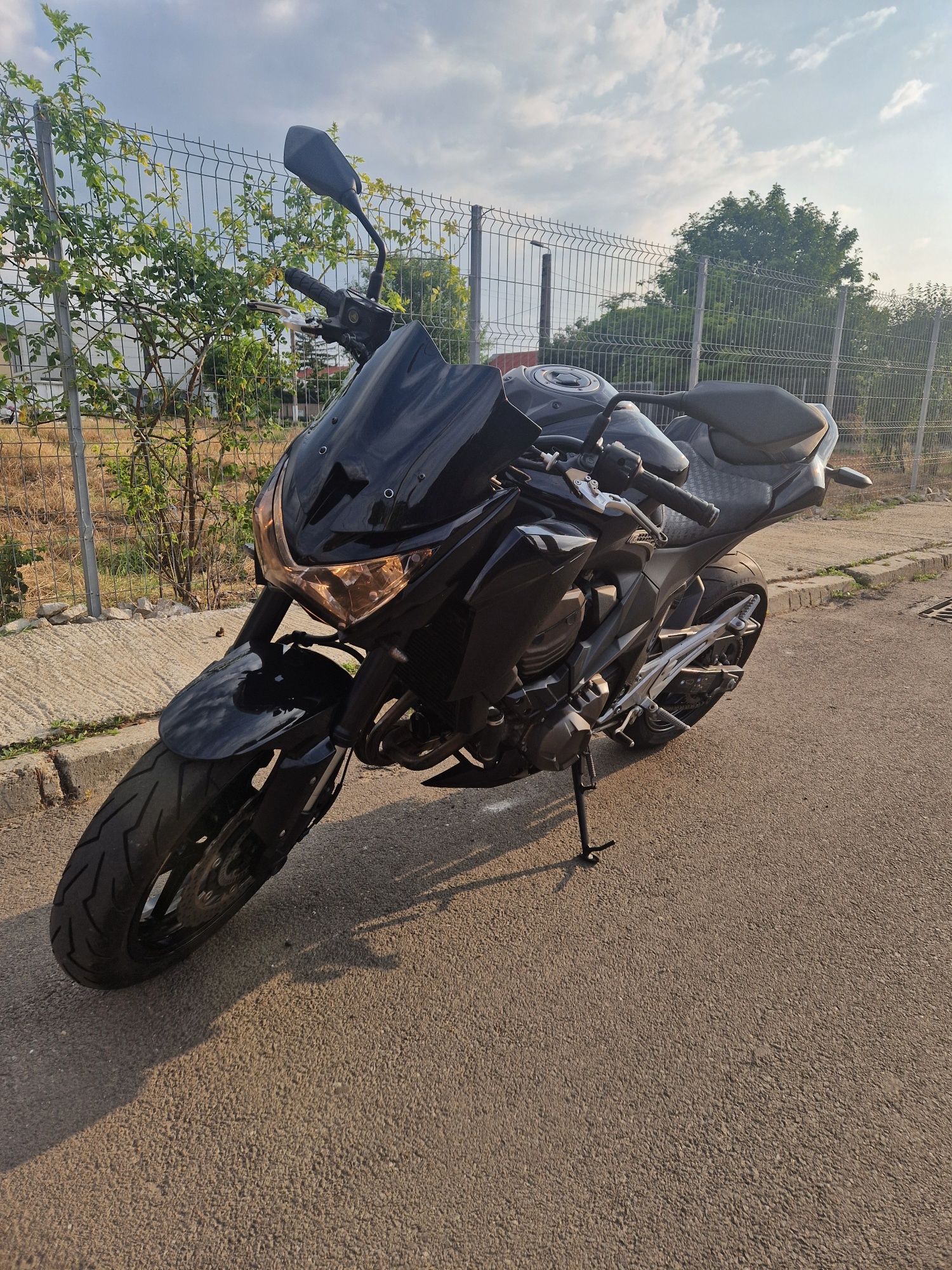 Kawasaki z800  70kw LEGAL A2