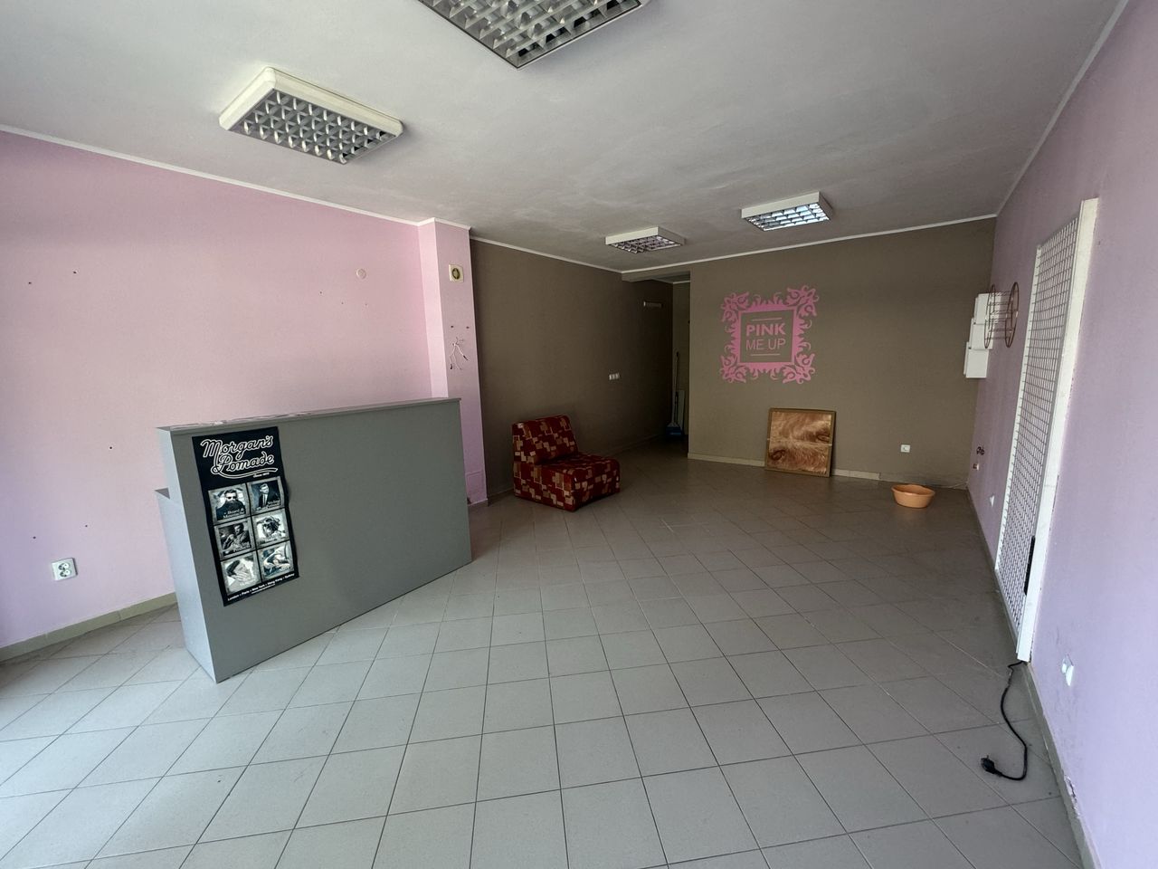 Дава се под наем Магазин в Приморско - 40 кв.м за 2040 € - Снимка #1
