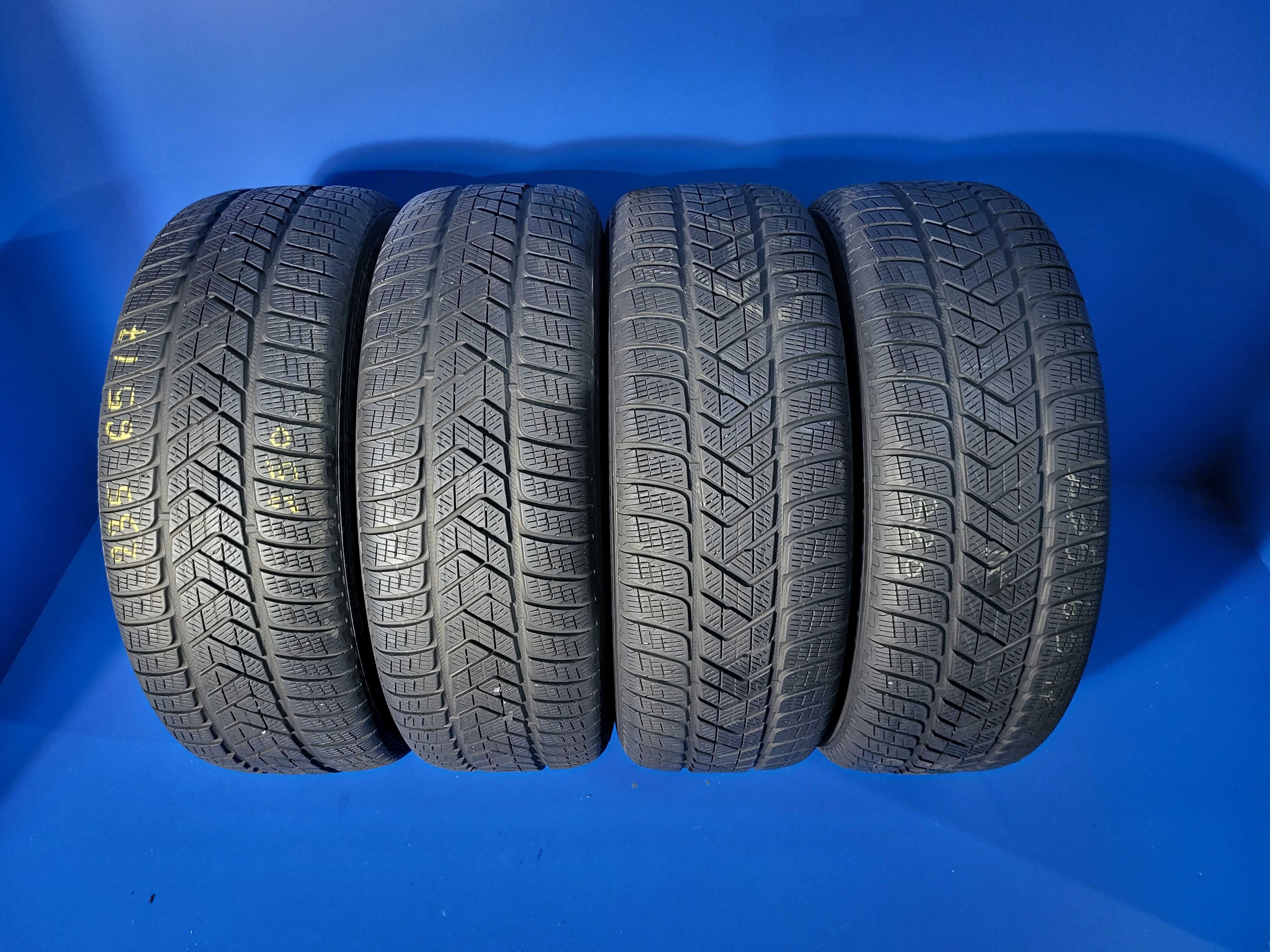 Vand 4 anvelope Pirelli Scorpion M+S 235 65 17  104H