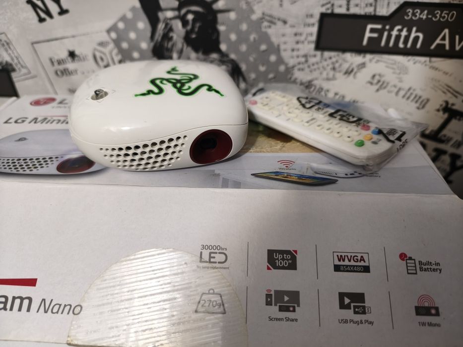 Videoproiector portabil LG