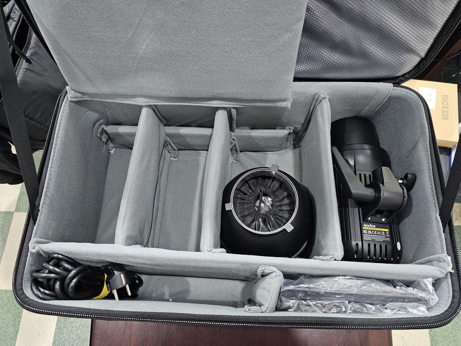 Чемодан на колёсиках Godox CB51